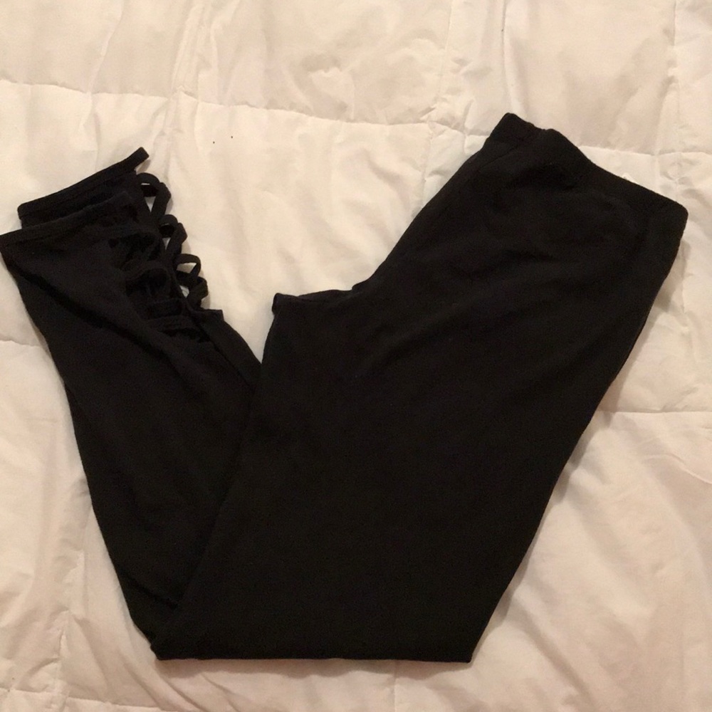 Cross-Cross Ankle Leggings